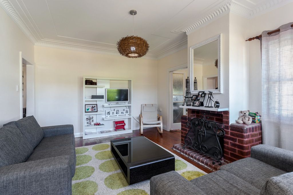 9 Avondale Street, Newtown, QLD 4350
