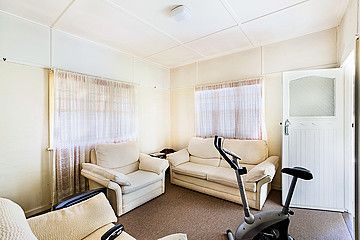 72 North Street, Mount Lofty, QLD 4350