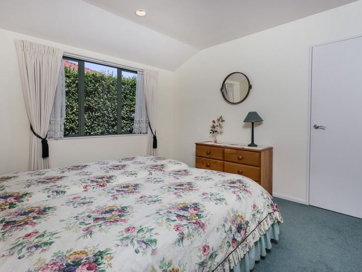 11 Hercules Drive, Henderson, Waitakere City
