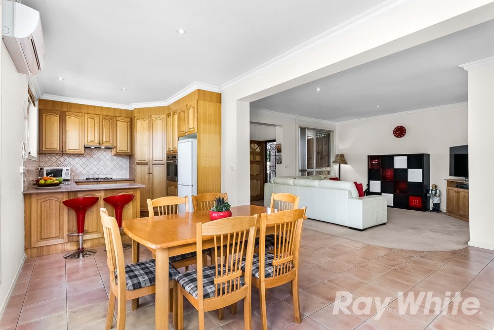 32 Wilson Road, Glen Waverley VIC 3150