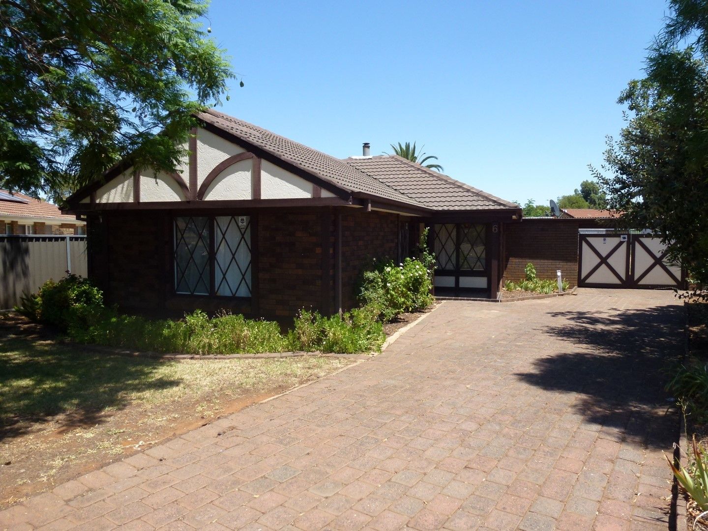 6 Cunningham Street