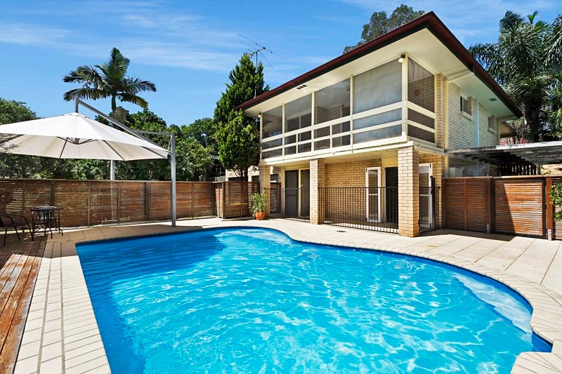 24 St Albans Street, Kenmore, QLD 4069