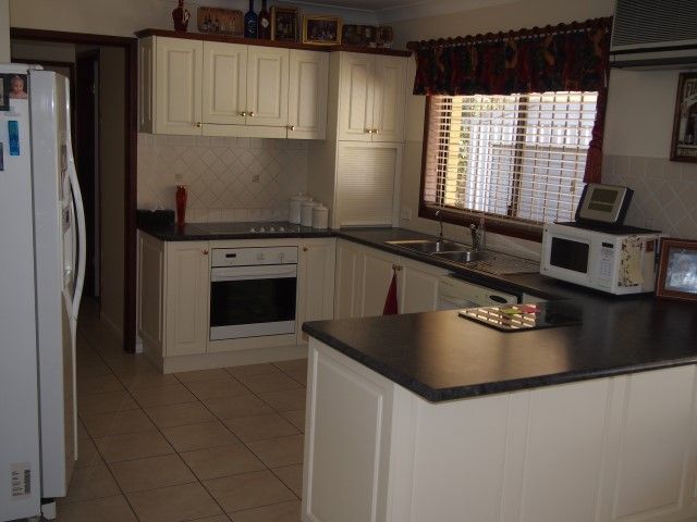 24 HILLCREST Avenue, SCARNESS, QLD 4655