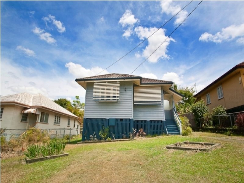 11 Long Street, Camp Hill, QLD 4152