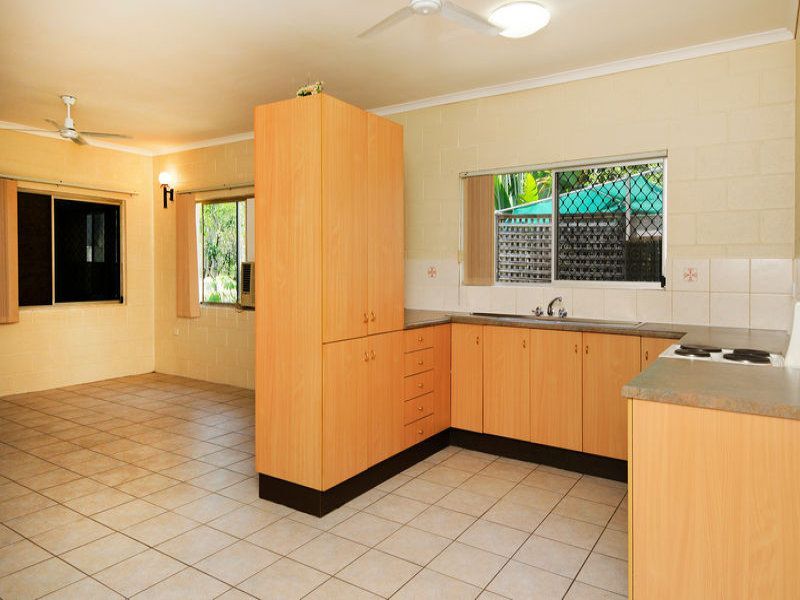 1/106 Wistaria Street, Holloways Beach, QLD 4878