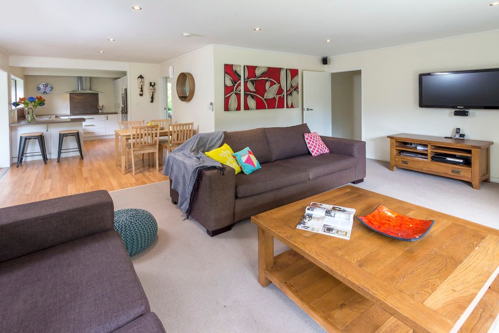 2/3 Diosma Place, Botany Downs, Manukau City