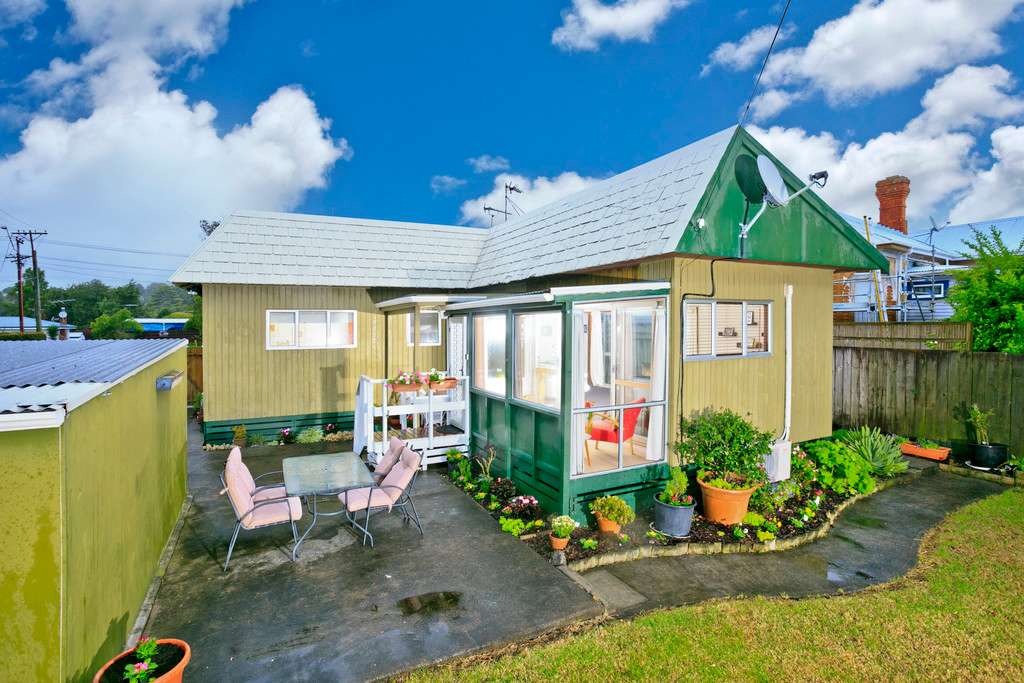 2/2A Eskdale Road, Birkdale, North Shore City Real Estate Ray White