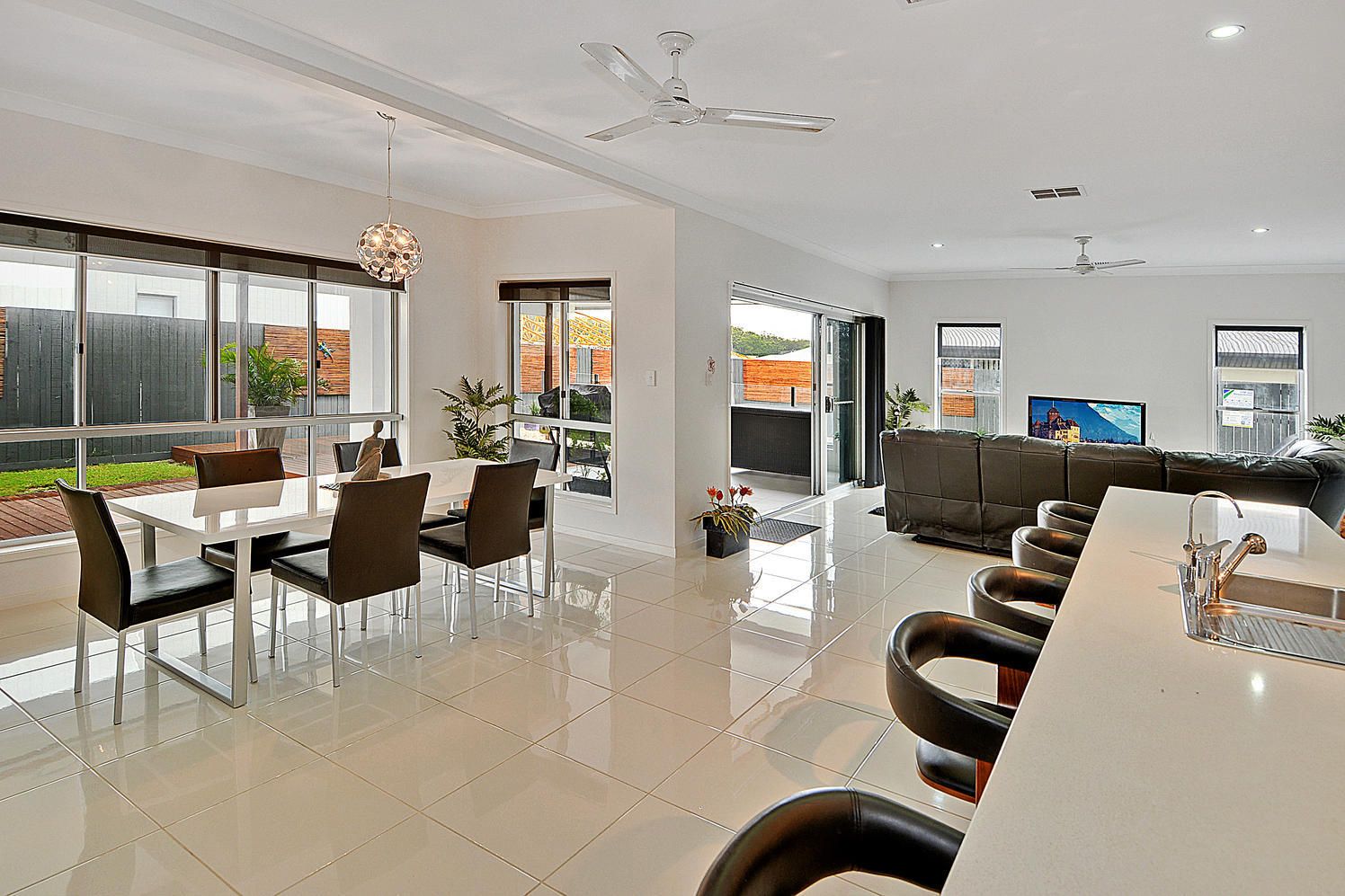 9 Cumberland Cresent, Meridan Plains, QLD 4551