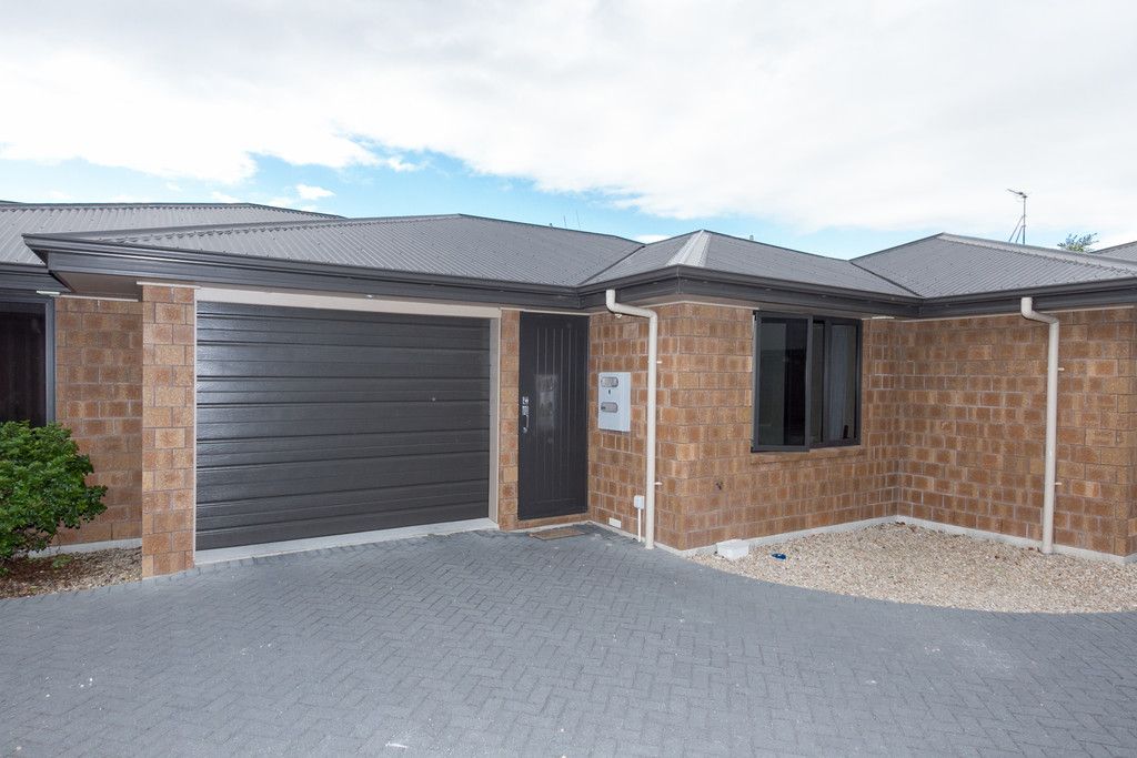 8/ 31 Jones Crescent, Melville, Hamilton City