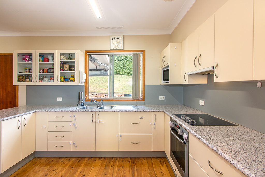 13 Amsdale Avenue, Macquarie Hills, NSW 2285