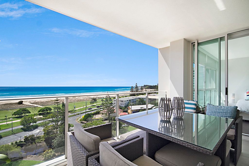 2 Creek Street 'Kirra Surf', Coolangatta QLD 4225