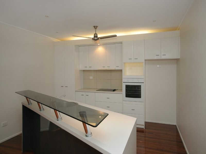5 Garvey Street, MOUNT LOFTY, QLD 4350