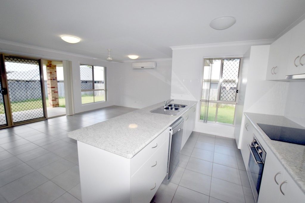 37 Iris Road, Kirkwood, QLD 4680
