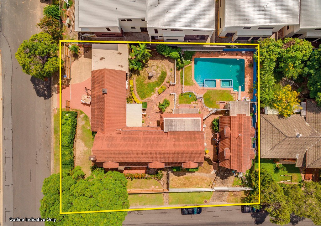 15-17 Deauville Drive, Southport, QLD 4215