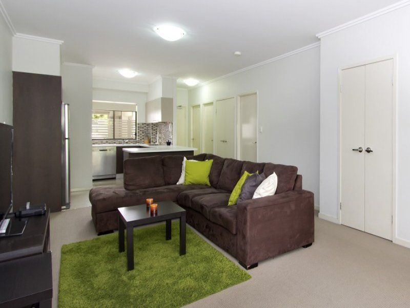 1/320 Wynnum Road, Norman Park, QLD 4170