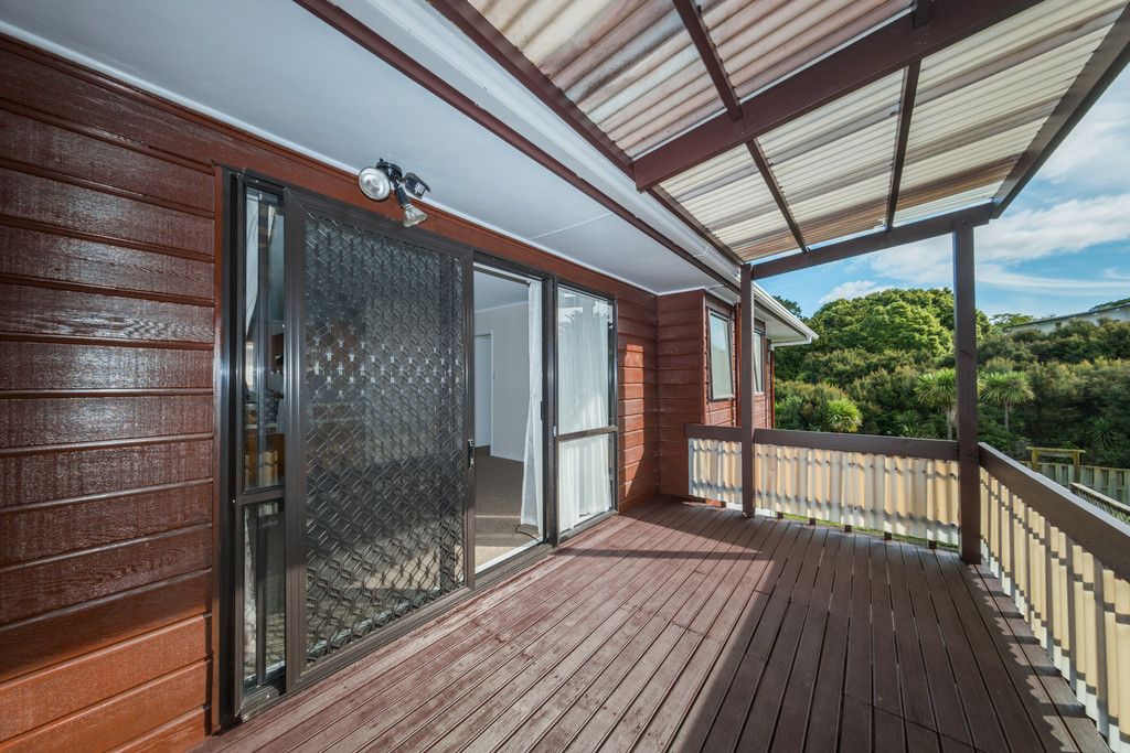 35 Pinewood Grove, Botany Downs, Manukau City