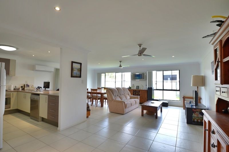 2/3 Alicia Circuit, Little Mountain, QLD 4551