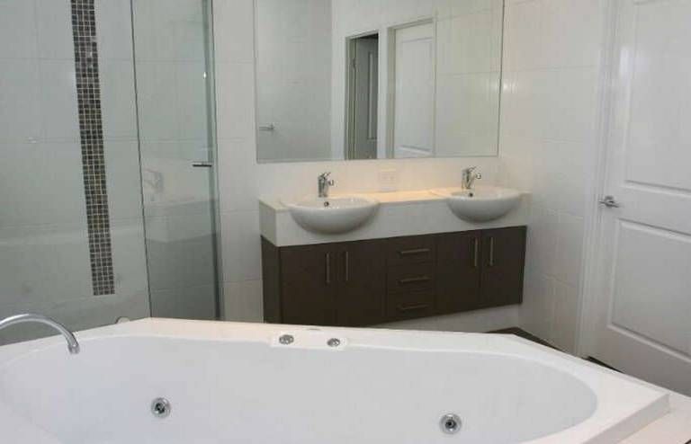 3/2 Blue Ridge Crescent, Varsity Lakes, QLD 4227