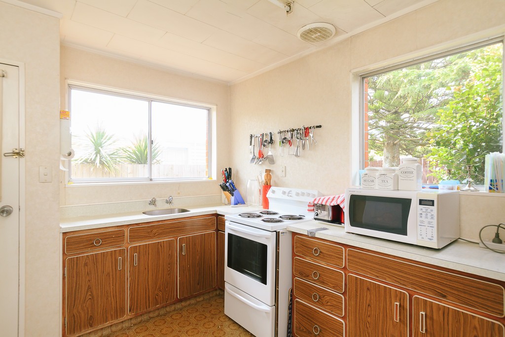 1/7 Davies Street, Tawa, Wellington City