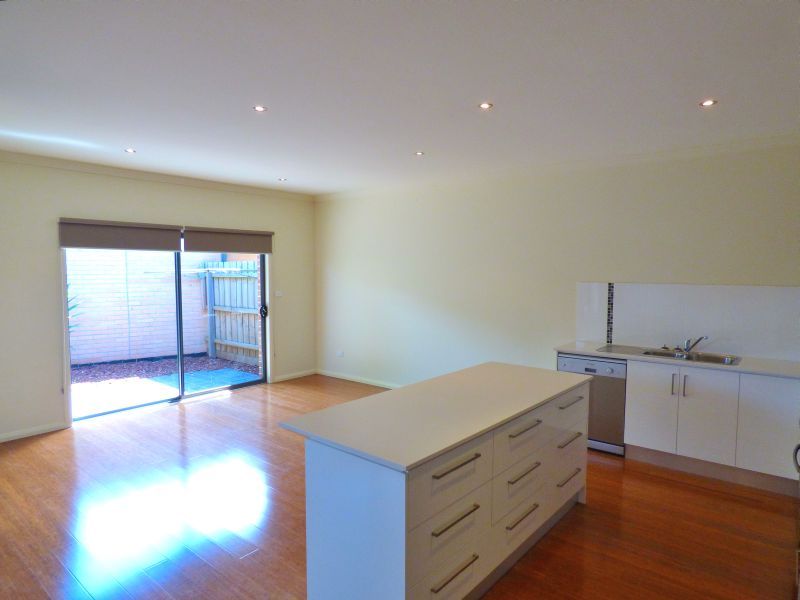 4/5 Acheron Avenue, Reservoir, VIC 3073