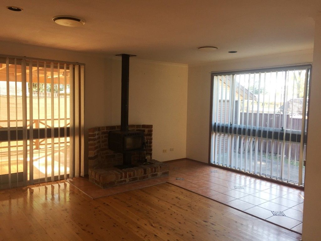 25 Valleyview Crescent, Werrington Downs, NSW 2747