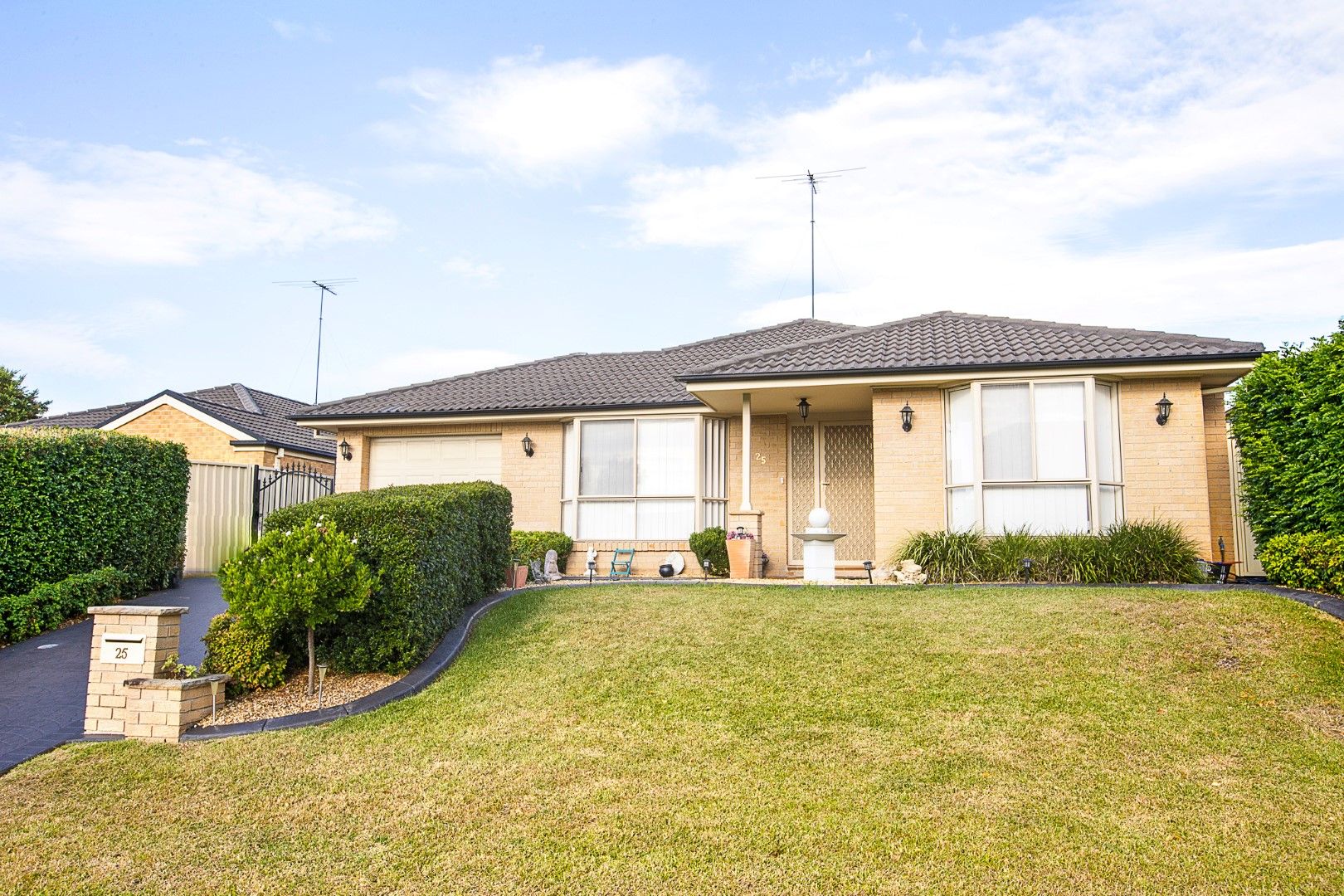 25 Dara Crescent, Glenmore Park, NSW 2745