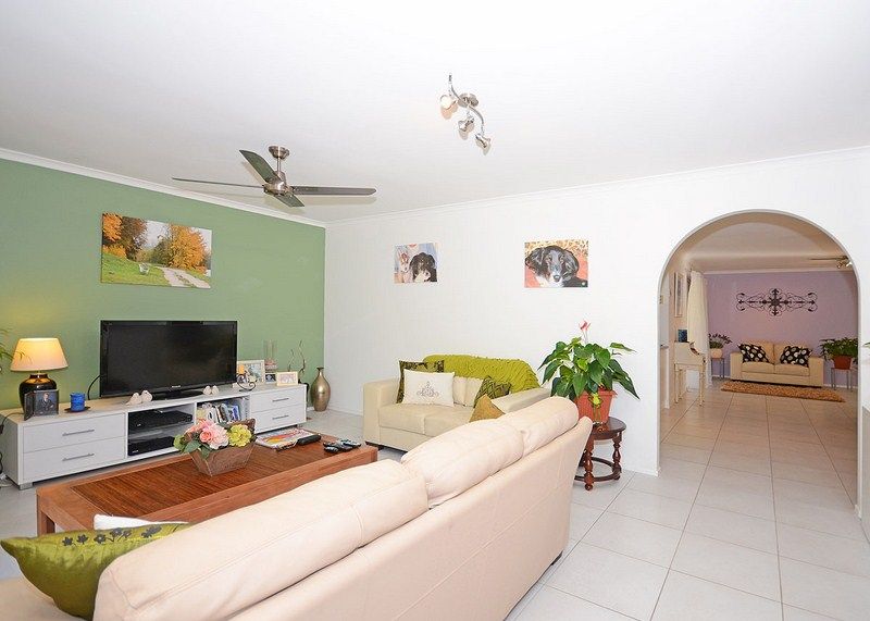 10 Phoenix Court, KAWUNGAN, QLD 4655