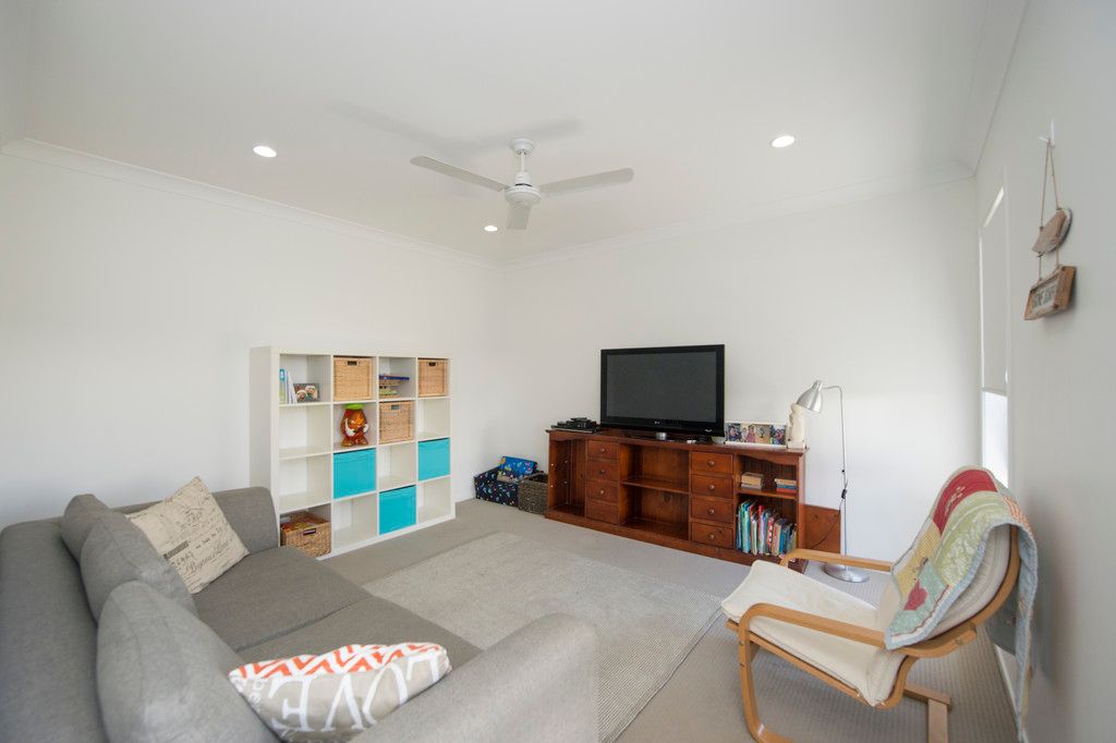 24 Redgum Drive, Kirkwood, QLD 4680
