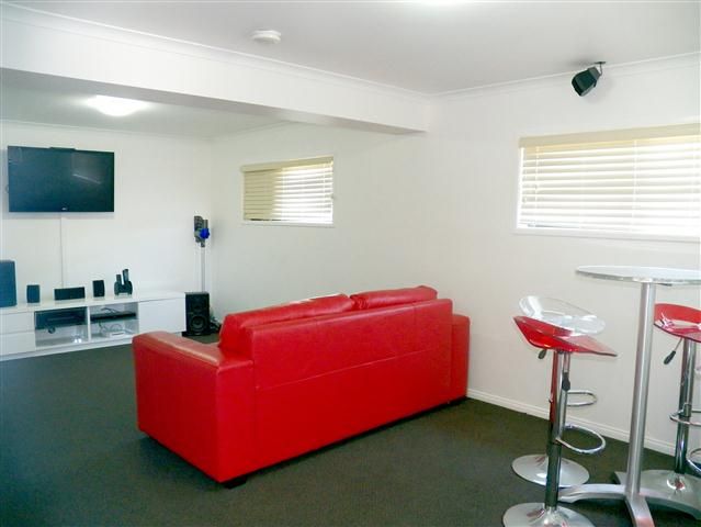 4 Pandanus Avenue, Kin Kora, QLD 4680