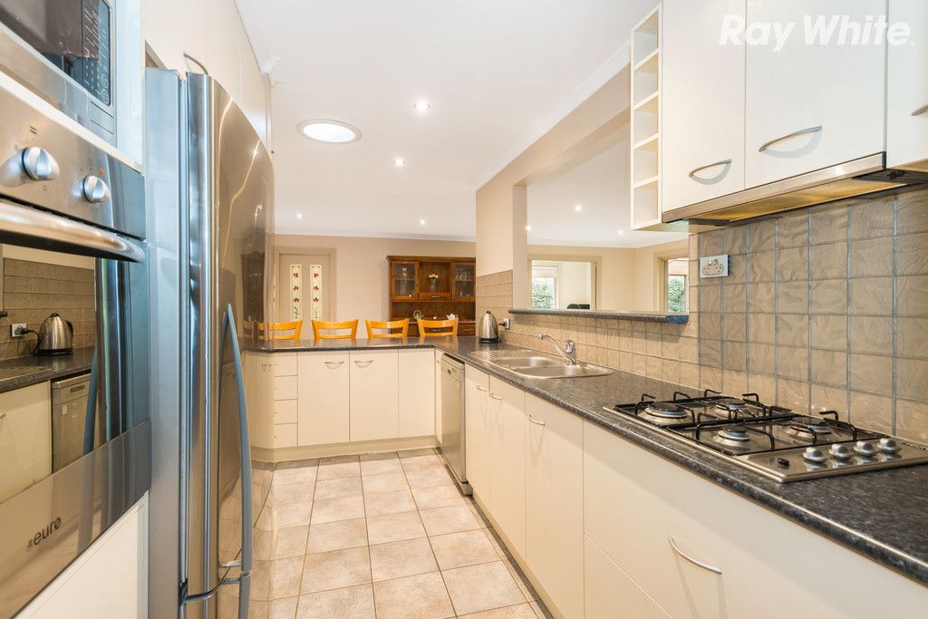 11 Thornley Close, Ferntree Gully, VIC 3156