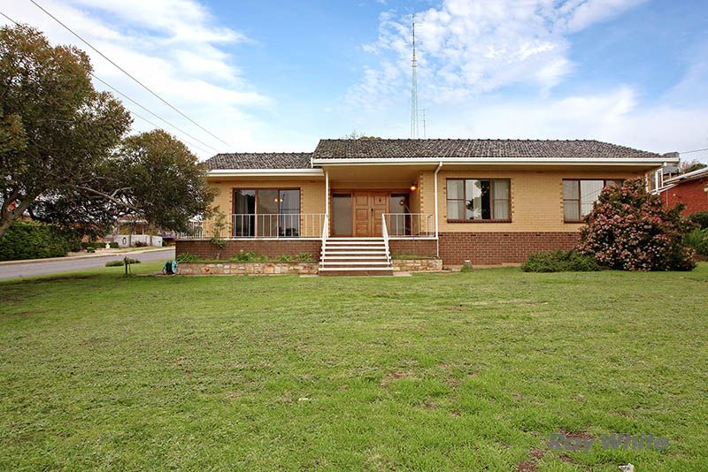 36 Victoria Road, Clare, SA 5453