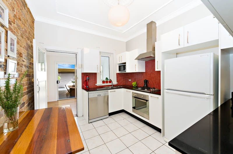128 Unwins Bridge Road, St Peters, NSW 2044