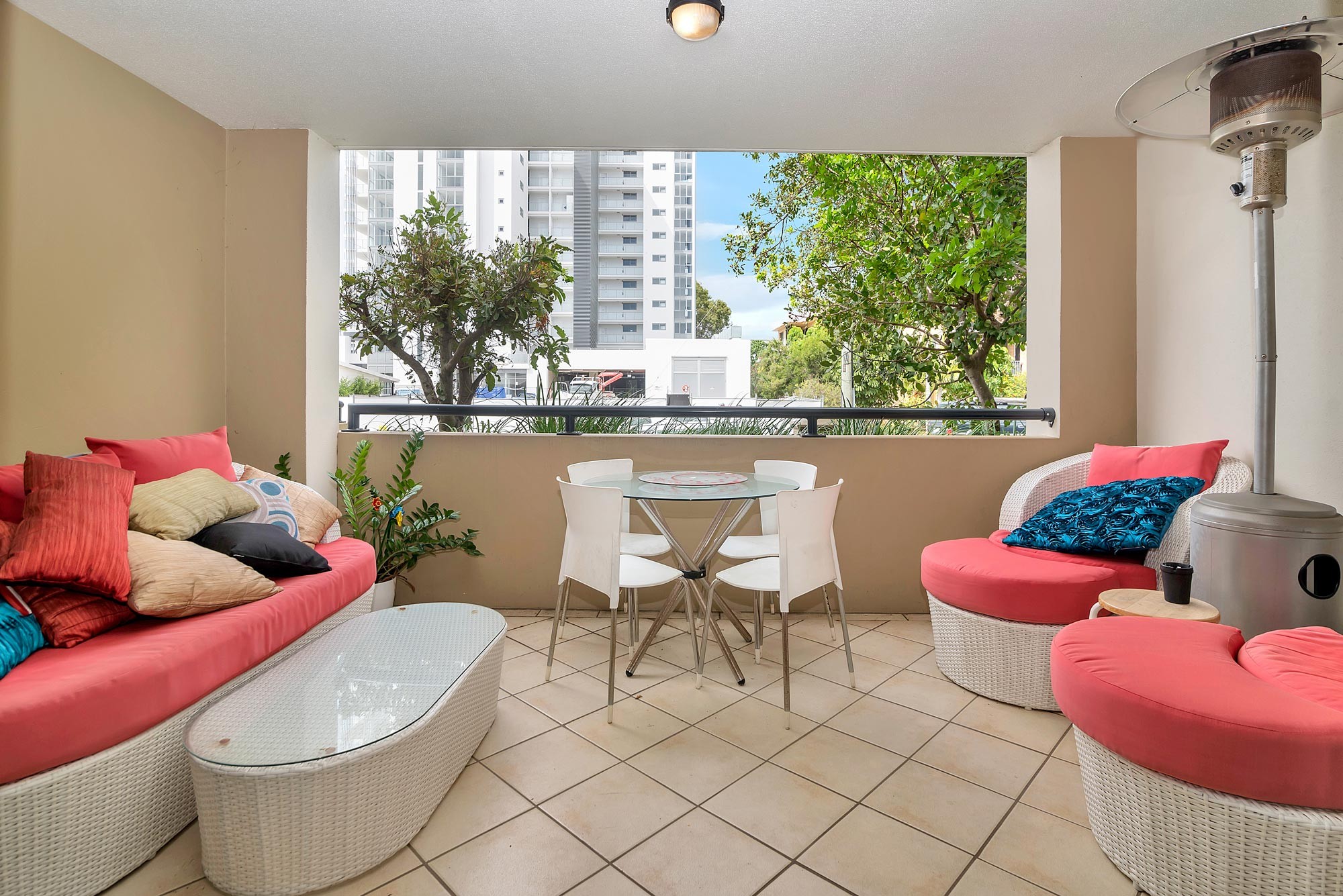 121/392 Marine Parade, Labrador, QLD 4215