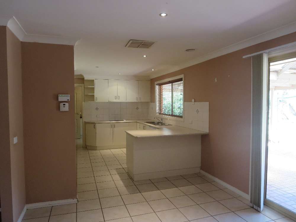12 Bartholomew Street, Glenroy, NSW 2640