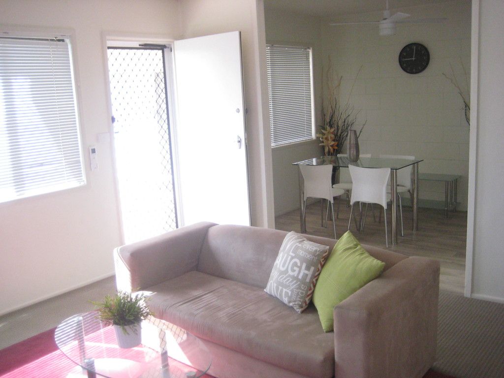 Unit 2, 10 Wavell Avenue, Golden Beach, QLD 4551