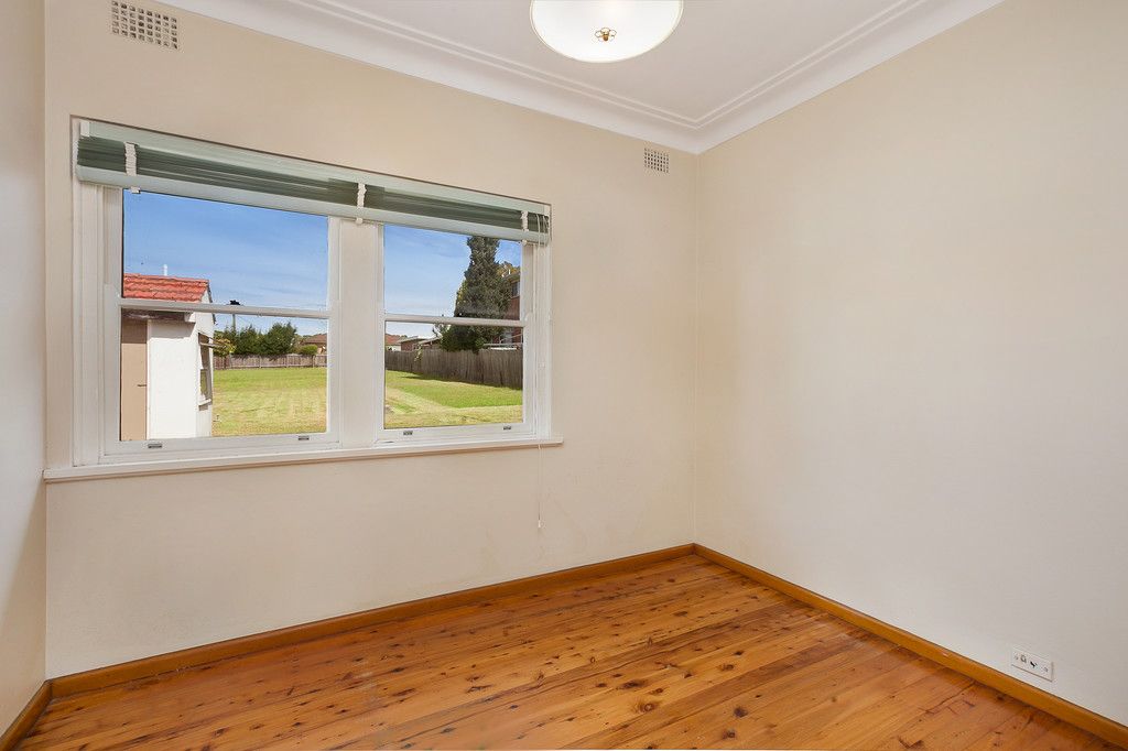 32 Somerville Road, Hornsby Heights, NSW 2077