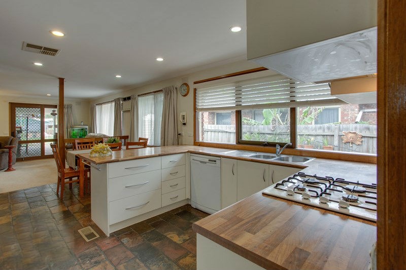 5 Newstead Way, Wantirna South, VIC 3152