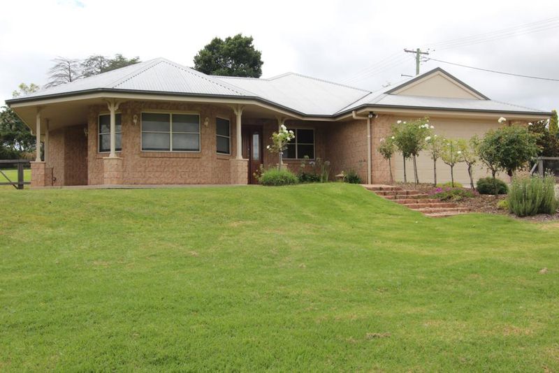142 Cowper Street, Tenterfield, NSW Rental House Leased