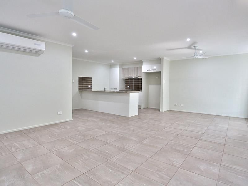5 Lakeside Crescent, Ningi, QLD 4511