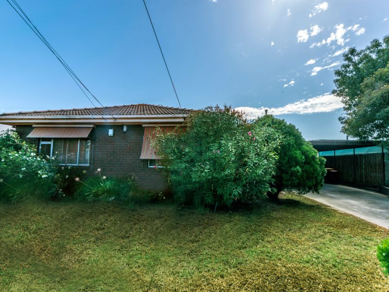 7 Christopher Crescent, Melton VIC 3337