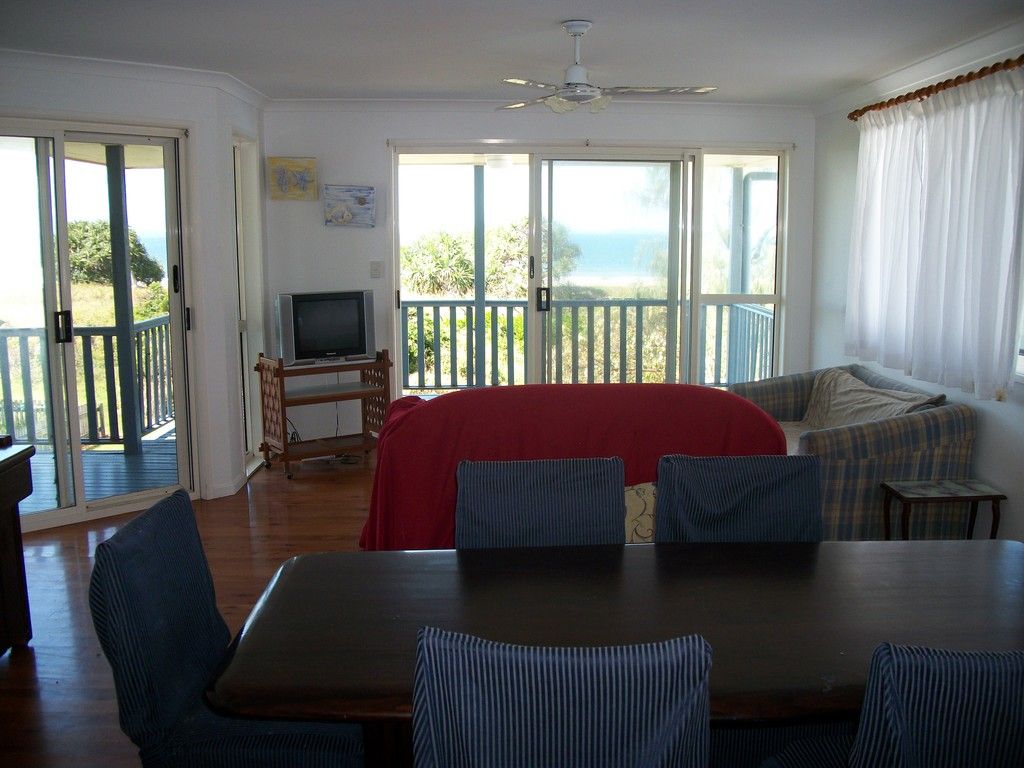 2/39 Kiama Avenue (Upstairs), Bangalee, QLD 4703