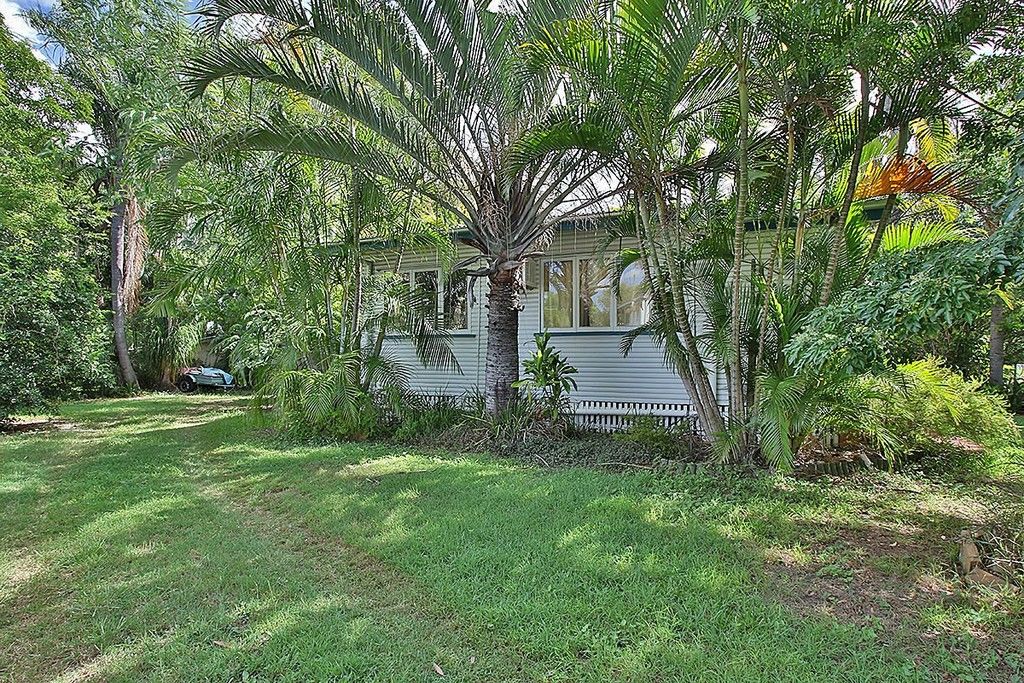 17 Barker Street, Ipswich, QLD 4305