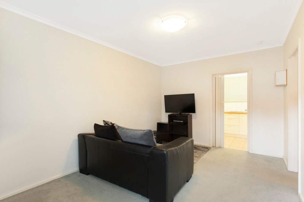 2/10 Rosstown Road, Carnegie, VIC 3163