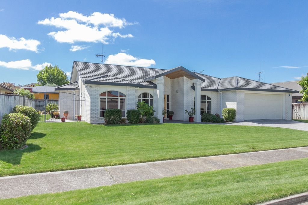 2 Roderick Place, Rototuna, Hamilton City