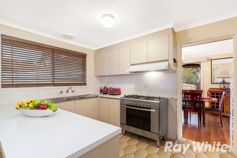 6 Bernborough Place, Mill Park, VIC 3082