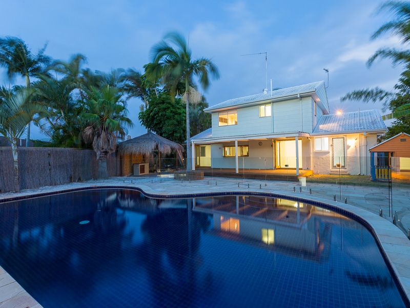 20 Bermuda Street, Broadbeach Waters QLD 4218
