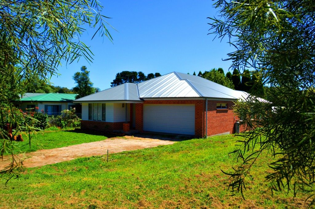 50 May Street, Robertson, NSW 2577
