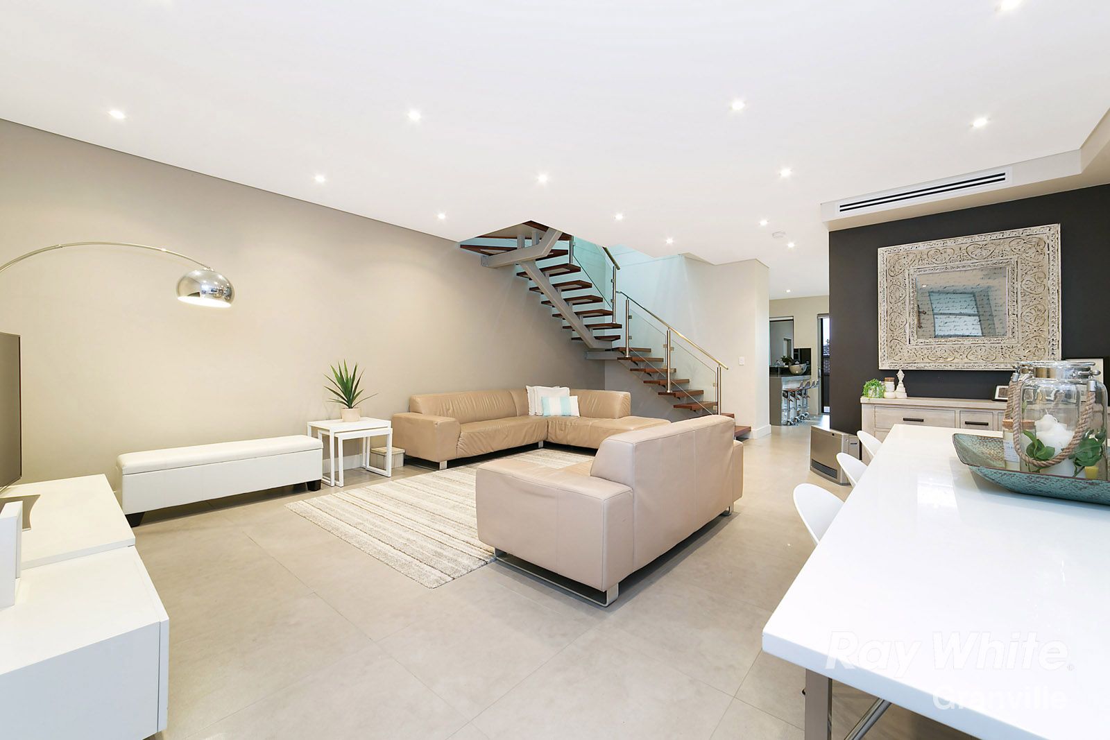 19 Gloucester Avenue, Merrylands NSW 2160