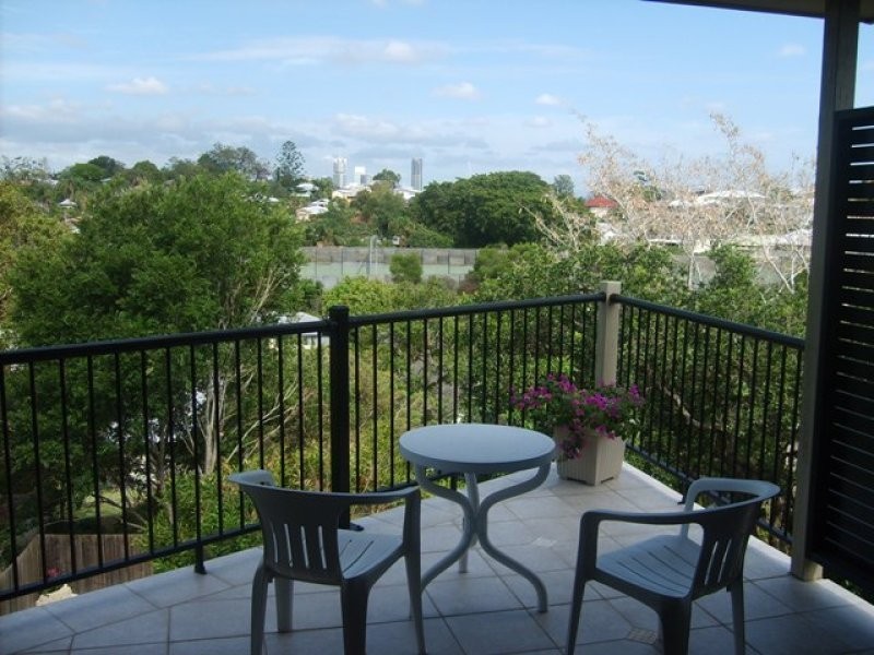 9A Hall Avenue, Norman Park, QLD 4170
