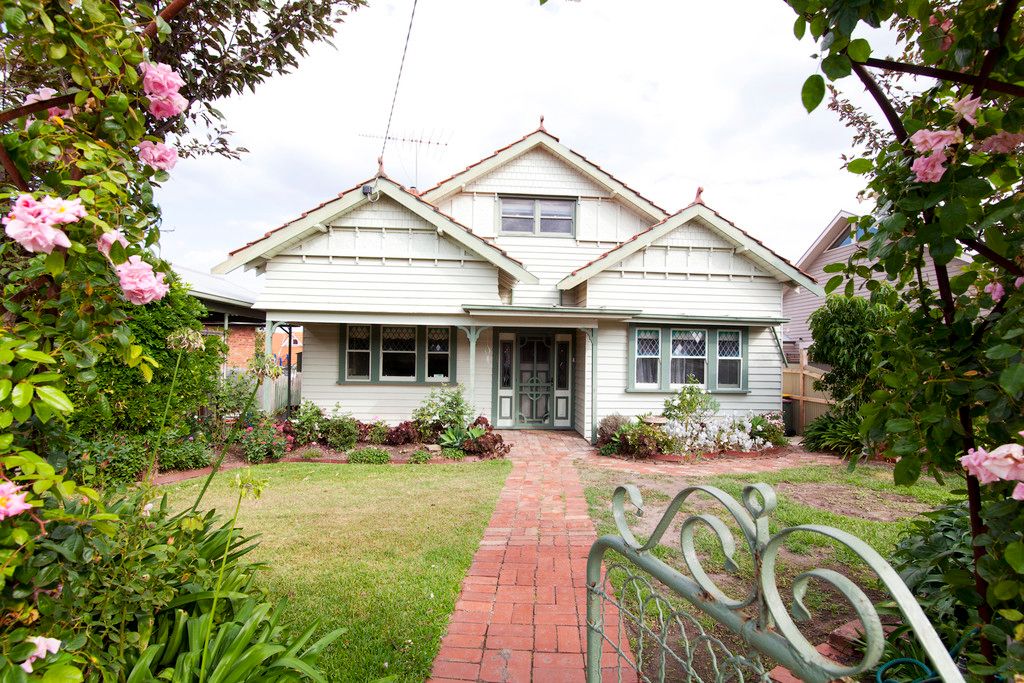 3 Malvern Grove, Manifold Heights, VIC 3218